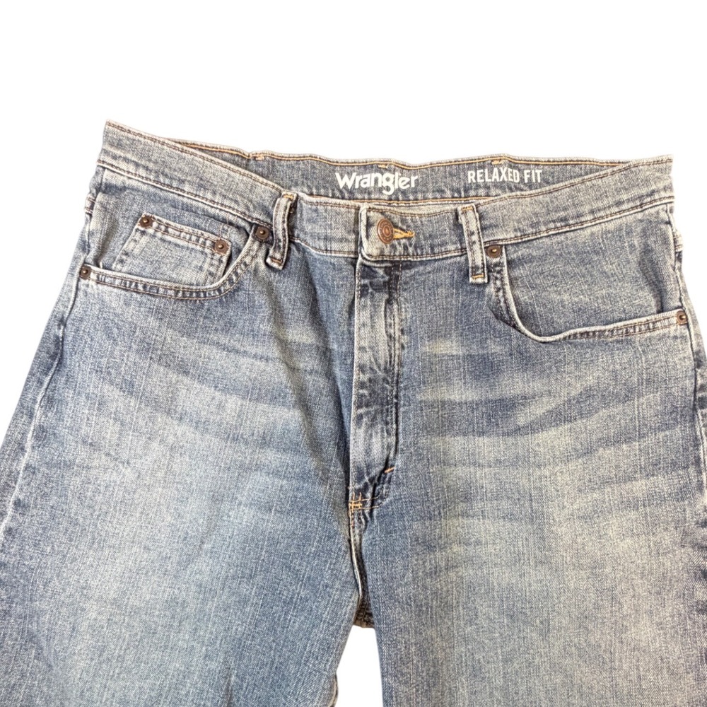 Wrangler Relaxed Fit Light Wash Denim Jeans MGW15GT Mens 36x30 J9 - Picture 2 of 8
